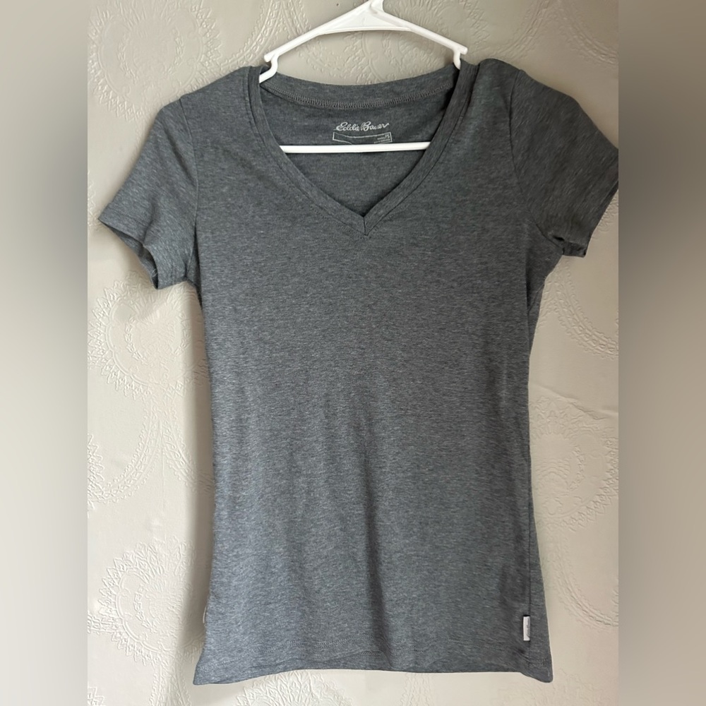 Eddie Bauer. Women’s short sleeve shirt size small petite